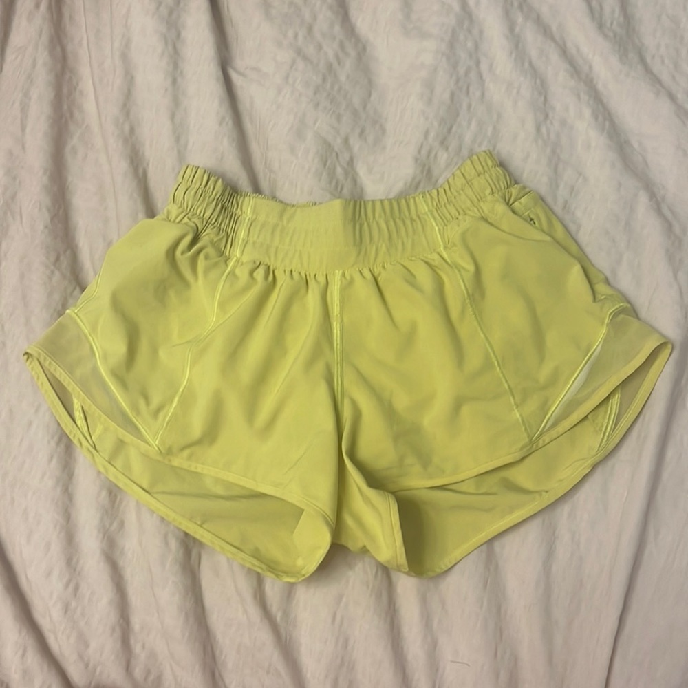 Lululemon hotty hot shorts size 4 2.5 inch electric lemon